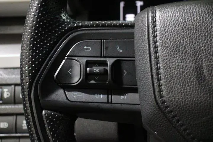 $39998 : Toyota Tacoma 2025 4x2 SR5 4 image 9