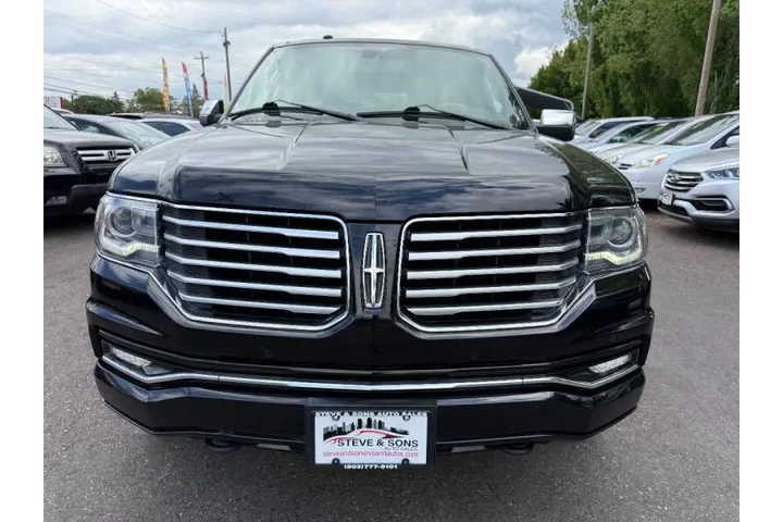 $14988 : 2016 Navigator L Select image 5