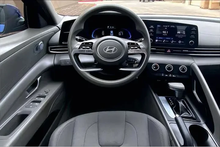 $17991 : Hyundai ELANTRA 2024 SE 4dr image 6