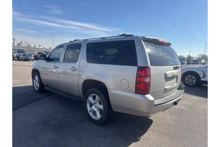 $8990 : Chevrolet Suburban 2007 4WD image 5