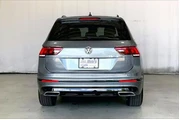 $19324 : Volkswagen Tiguan 2021 SE 4d thumbnail