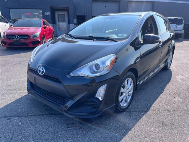 $13995 : 2017 Prius c Three image 3