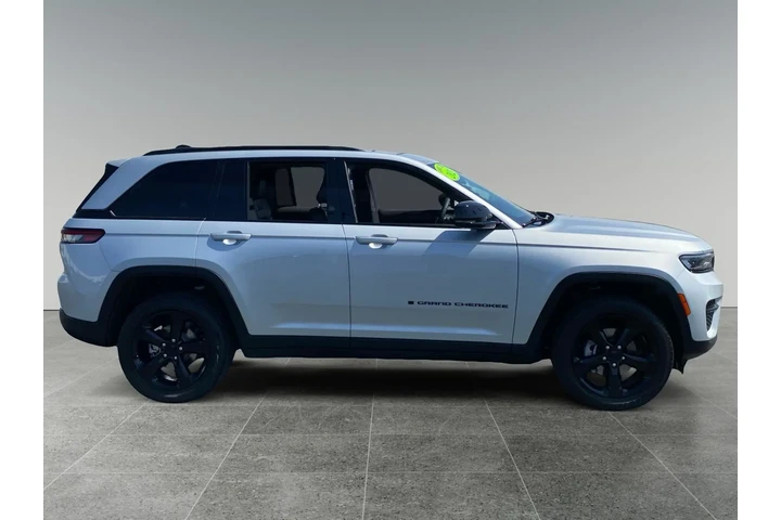 $34855 : Jeep Grand Cherokee 2023 4x4 image 6