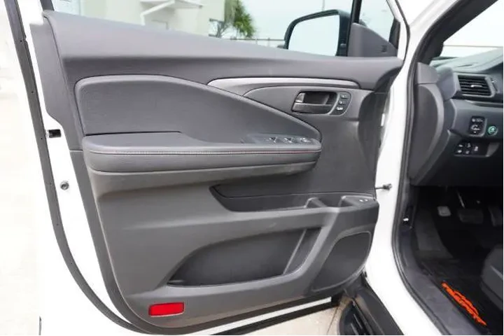 $35225 : Honda Passport 2023 AWD Trai image 8