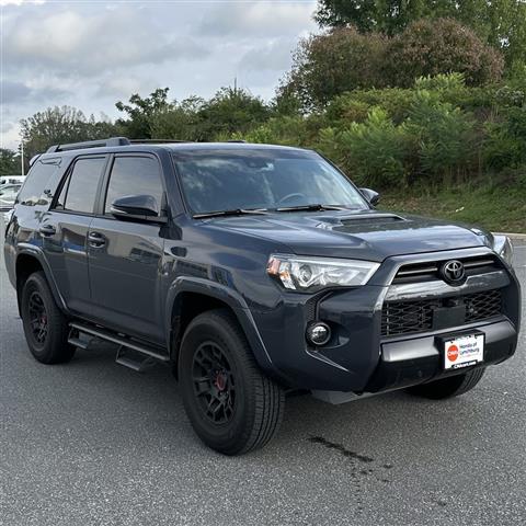 $51922 : PRE-OWNED 2024 TOYOTA 4RUNNER image 7