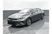 $17594 : Kia Forte 2024 LXS 4dr Sedan thumbnail