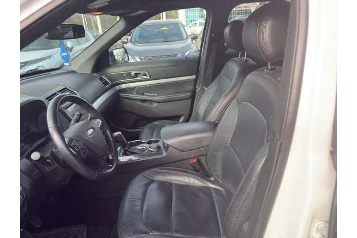 $15600 : Ford Explorer 2017 AWD XLT 4 image 9