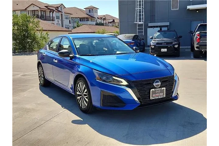 $27650 : Nissan Altima 2025 2.5 SV 4d image 6