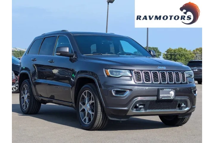 $18975 : 2018 Grand Cherokee Sterling image 2