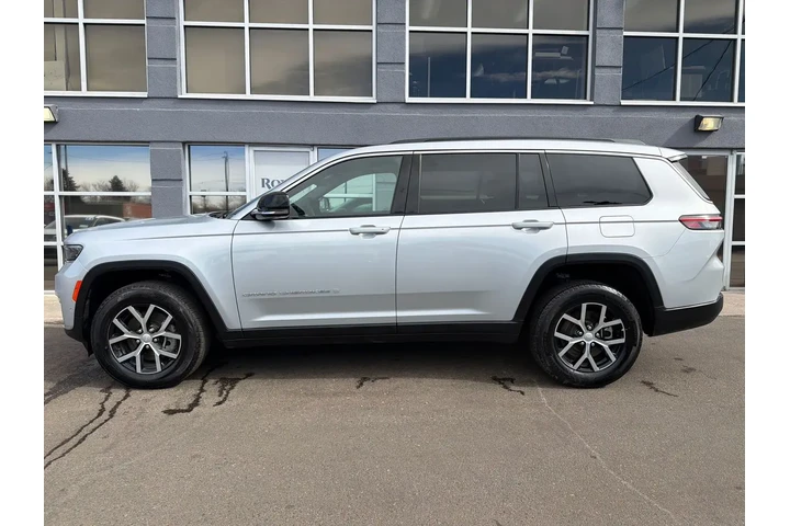 $26995 : 2024 Grand Cherokee L Limited image 5