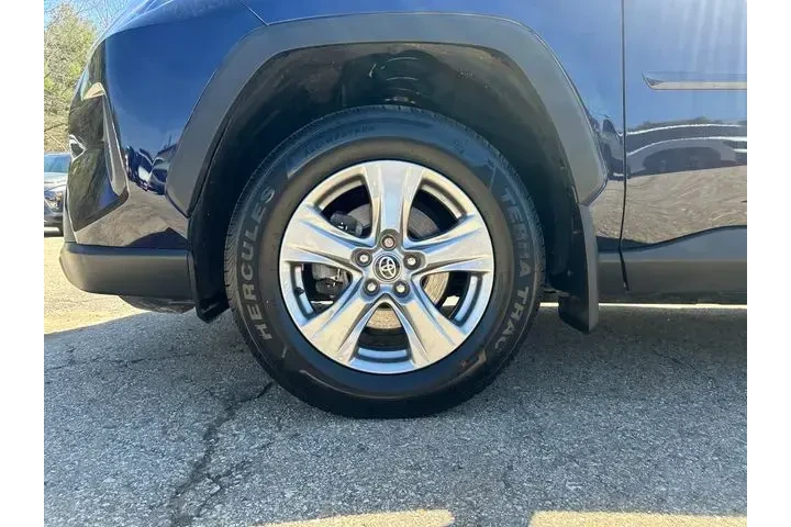 $30990 : Toyota RAV4 2024 AWD XLE 4dr image 10