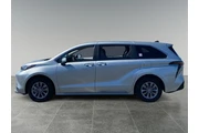$39750 : Toyota Sienna 2025 LE 8-Pass thumbnail