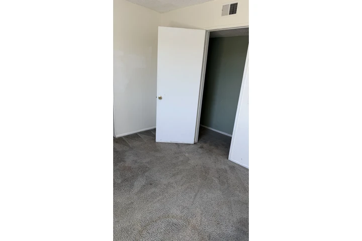 $1200 : Rento cuarto image 3