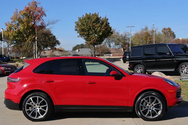 $51998 : 2023 Cayenne image 6