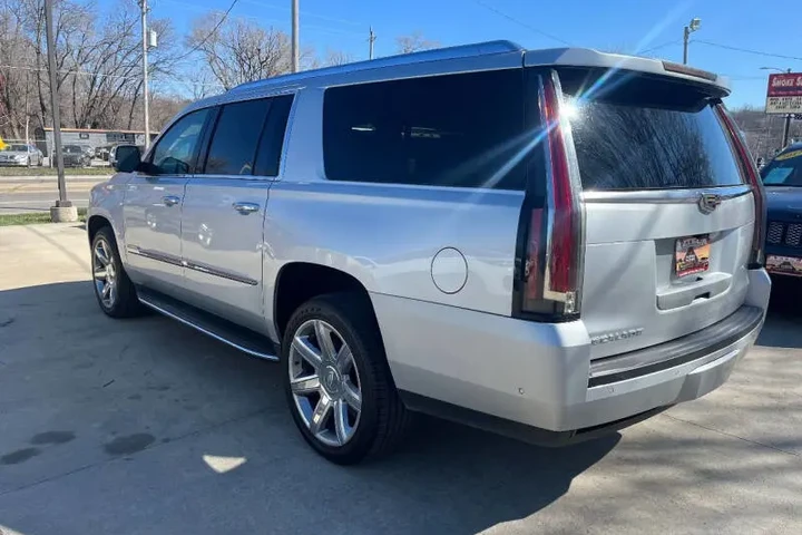 $29950 : 2017 Escalade ESV Premium Lux image 7