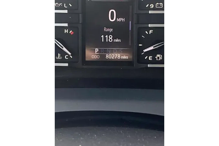 $39123 : Toyota Tundra 2020 4x4 SR5 4 image 8