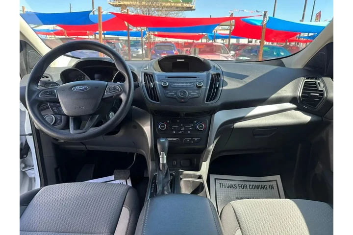 $8000 : 2017 FORD ESCAPE2017 FORD ESC image 5