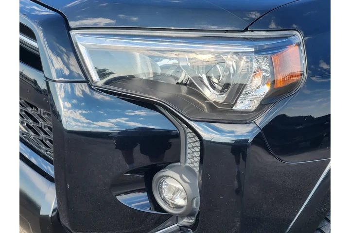 Toyota 4Runner 2021 4x4 Vent image 6