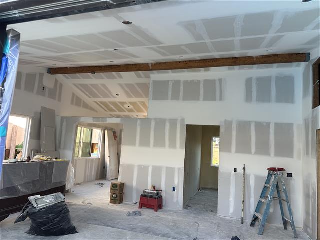 Drywall tapping Chuy image 6