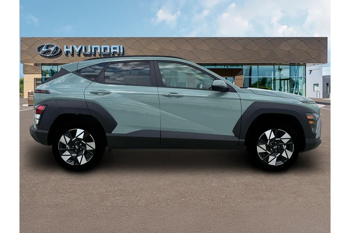 $18995 : Hyundai KONA 2024 SEL 4dr Cr image 9