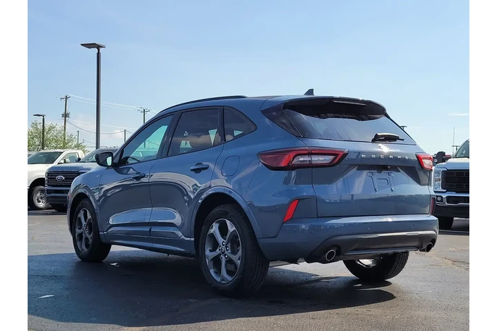 $20898 : Ford Escape 2023 ST-Line 4dr image 6
