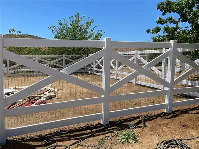 Infante Fence image 8