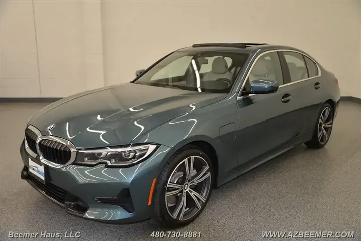 $23998 : BMW 3 Series 2021 330e 4dr S image 2