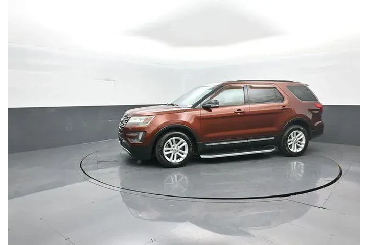 $12413 : Ford Explorer 2016 XLT 4dr S image 4