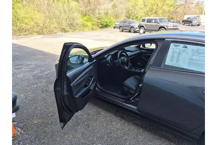 $25888 : Mazda Mazda3 Sedan 2025 2.5 image 8