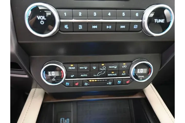 $36484 : Ford Expedition 2021 4x2 Pla image 6