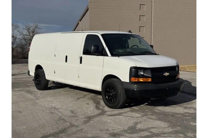 $12900 : 2016 Express 2500 image 7