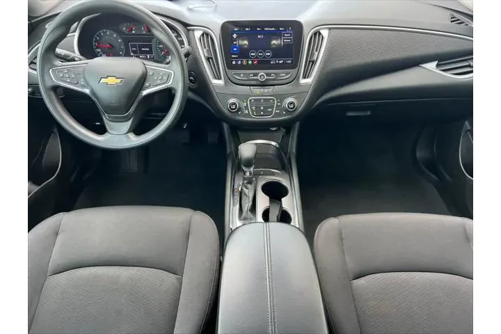 $13299 : Chevrolet Malibu 2023 LT 4dr image 4