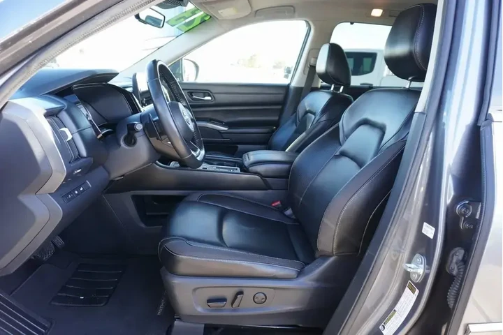 $27988 : Nissan Pathfinder 2023 SL 4d image 7