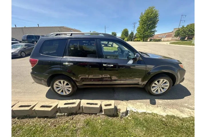 $6900 : 2011 Forester 2.5X Premium image 8