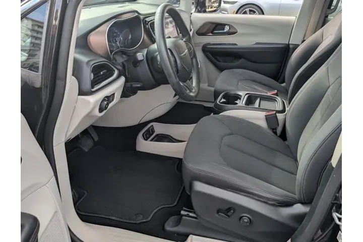 $14197 : Chrysler Pacifica 2019 Touri image 5