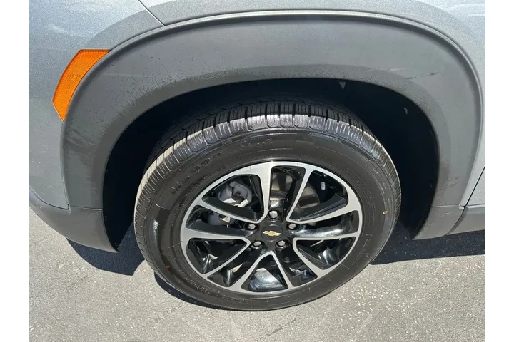 $24990 : Chevrolet Trailblazer 2024 L image 5