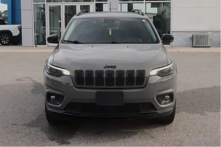 $22403 : Jeep Cherokee 2023 4x4 Altit image 2