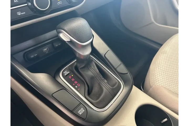 $8951 : Kia Soul 2022 S 4dr Crossove image 8