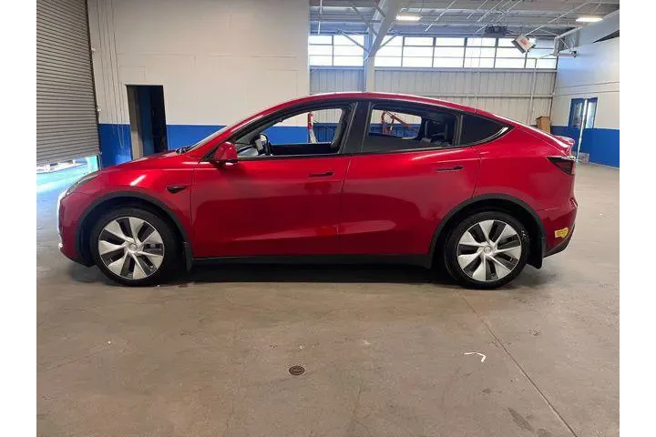 $29425 : Tesla Model Y 2022 AWD Long image 6