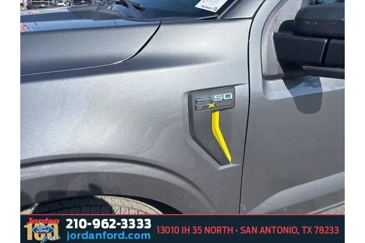 $36745 : Ford F-150 2024 4x2 STX 4dr image 4