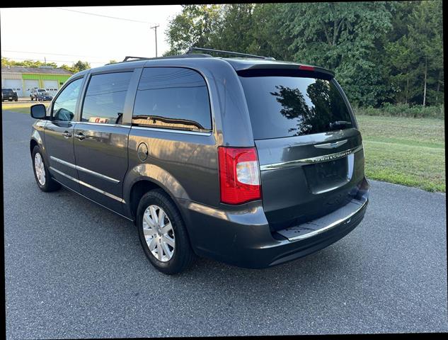 $8700 : 2015 CHRYSLER TOWN & COUNTRY2 image 4