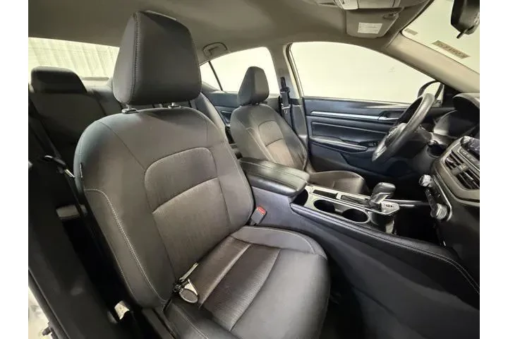 $17443 : Nissan Altima 2023 2.5 SV 4d image 9