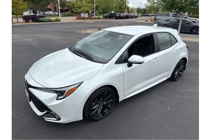 $27979 : Gold Certified2025 Corolla Ha image 9