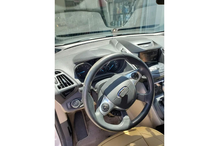 $5000 : 2015 Ford Escape SE image 4
