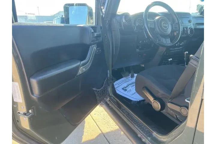 $19765 : Jeep Wrangler Unlimited 2015 image 10