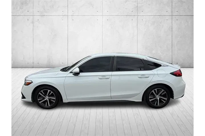 $20985 : Honda Civic 2024 LX 4dr Hatc image 2