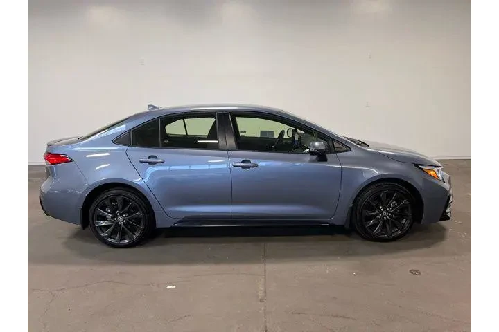 $26978 : Toyota Corolla Hybrid 2024 S image 2