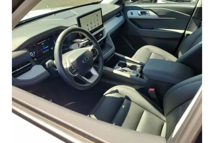 $38488 : Ford Explorer 2025 Active 4d image 3