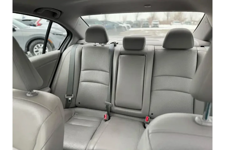 $17971 : Honda Accord 2017 EX-L V6 4d image 9