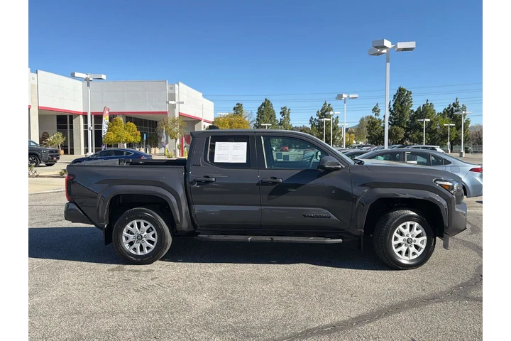 $36307 : Toyota Tacoma 2024 4x4 SR5 4 image 3